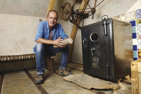 Kevin McCloud’s man-made home