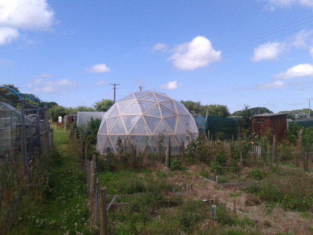 Building a geodesic dome greenhouse