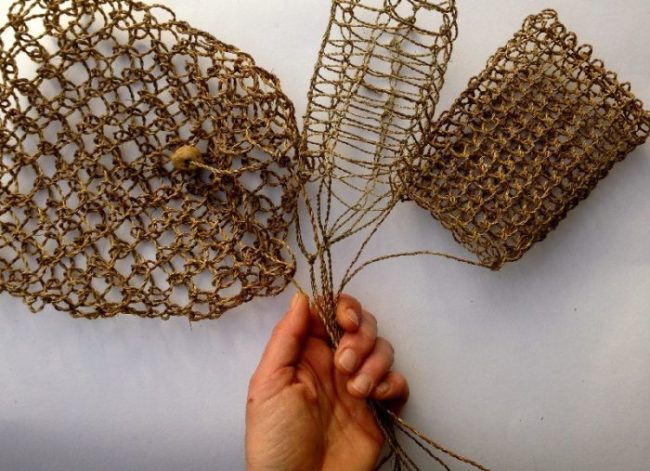 Making a netted bag using looped cordage with Ruby Taylor