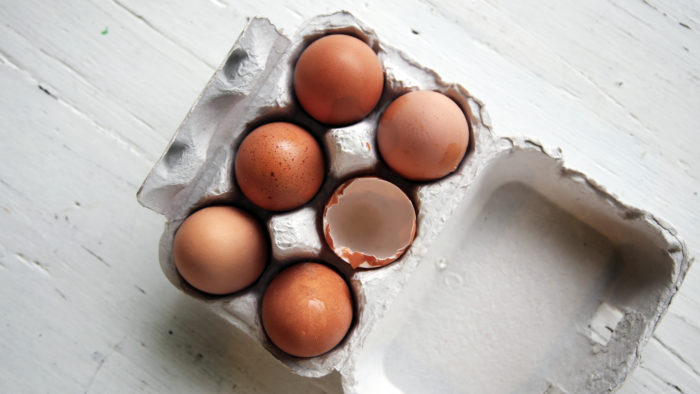 How to make your own natural paints with eggs