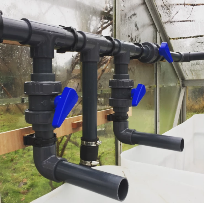 The pressure pipe of the DIY aquaponics greenhouse