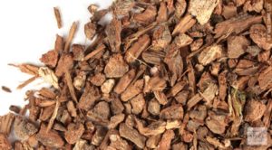 Oak bark chips can be used to make a solution for leather tanning
