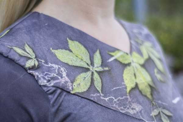 Imprint dyeing – a beautiful new way of dyeing textiles using plants