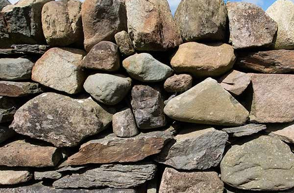 How to build or repair a dry stone wall