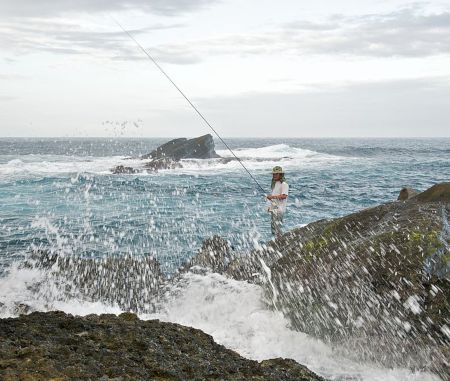 Sea Fishing Kit with Travel Rod & Reel. Includes Sea Fishing Rod, Reel, Net  & Tackle For Fishing From Beach, Pier or Rocks.