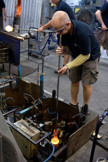 glassblowing-blowing