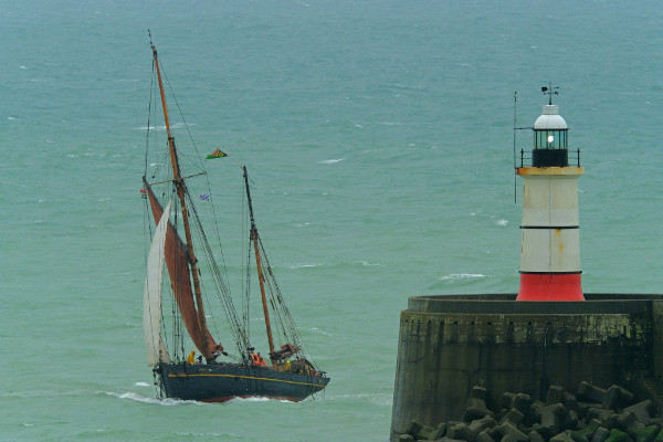 How we got olive oil from a small farm in Portugal brought over in a sailboat by a co-operative based in Brighton – and how you can do the same