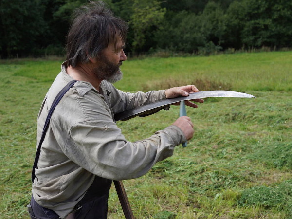  Scything representative image