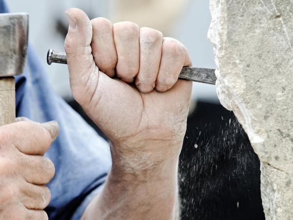  Stone carving representative image