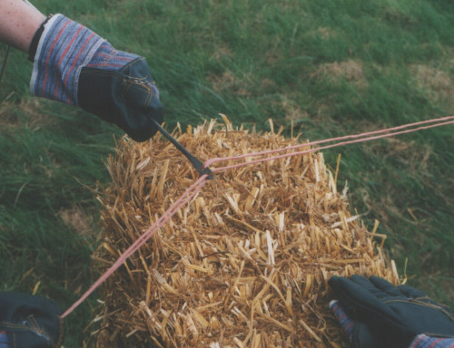 straw-bale-needle