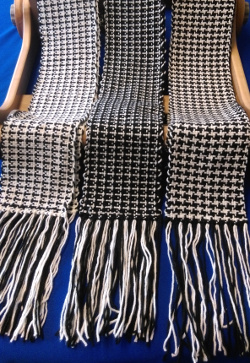 A scarf loom featured in our weaving online course